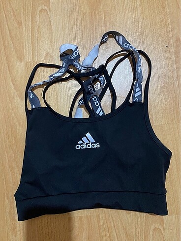 Adidas yarım atlet
