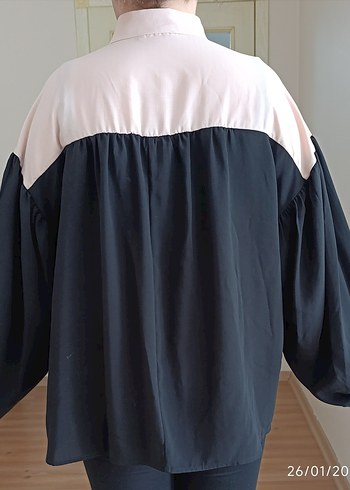 Siyah Düğmeli dik yaka balon kol gomlek - Görsel 3