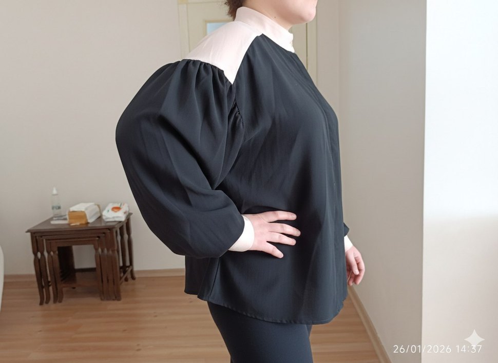 Siyah Düğmeli dik yaka balon kol gomlek - Görsel 2