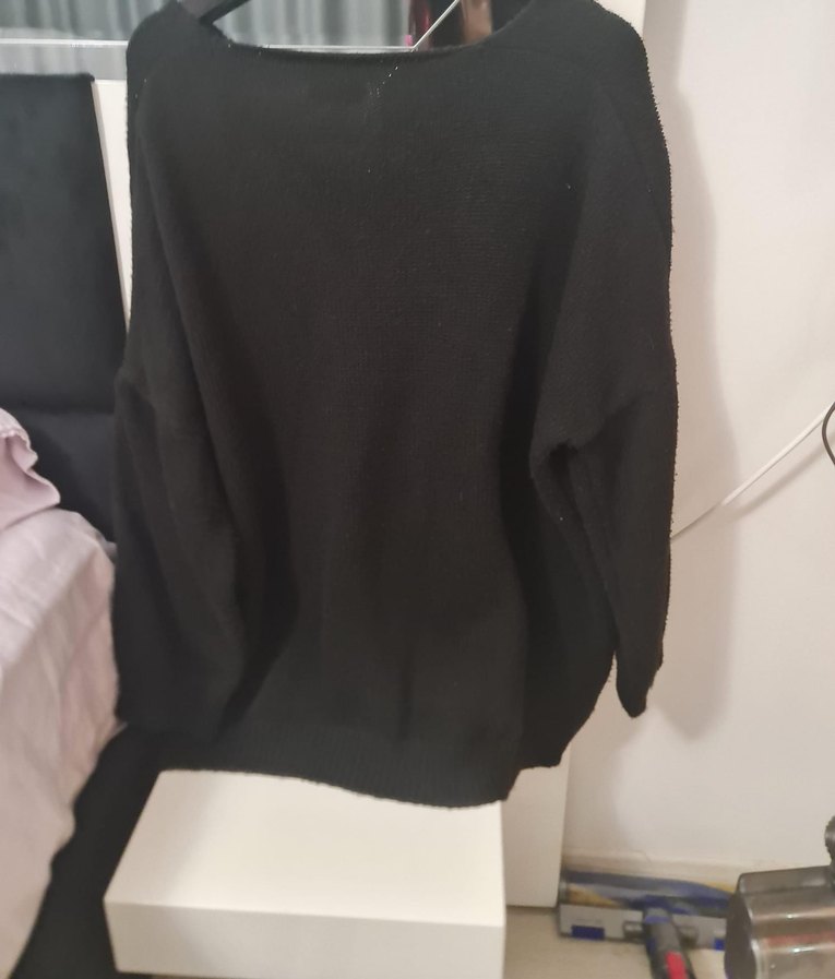 Siyah V Yaka Örgü Kadın Kazak - Görsel 3