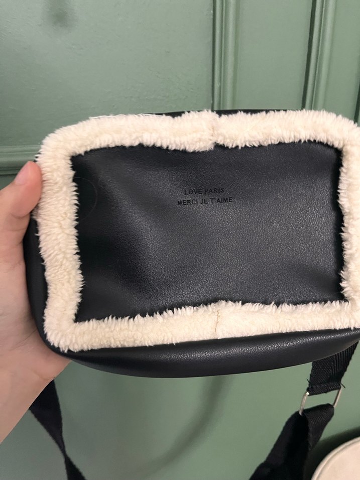 Siyah Tokalı Kadın Omuz Çantası - Görsel 2