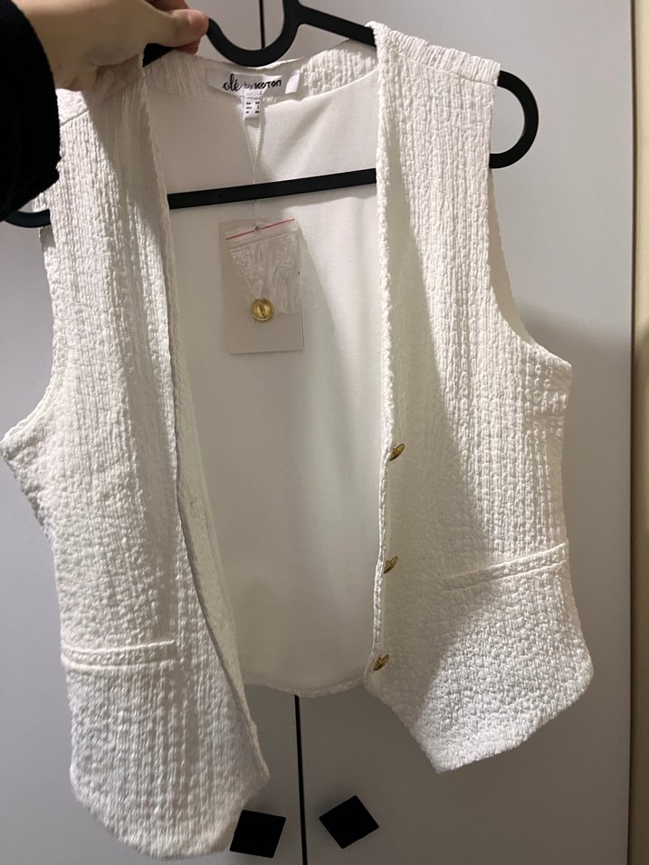 Düğmeli Beyaz Kadın Yelek - Görsel 3