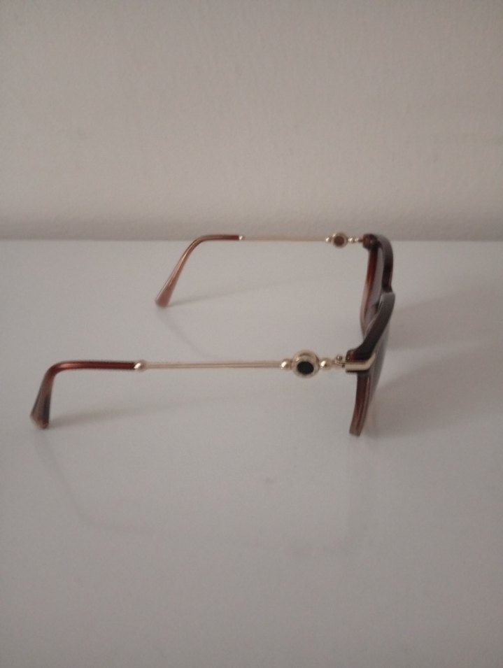 Osse Kadın güneş gözlüğü
Klasik Bej Tokalı Kadın Güneş Gözlüğü - Görsel 5