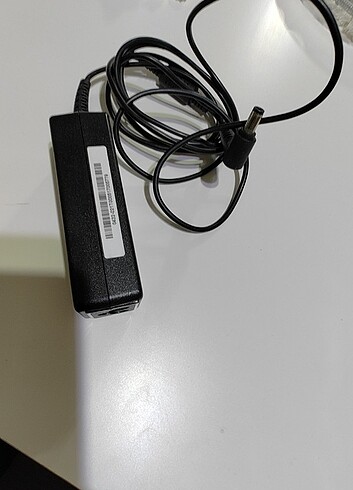 19v 2.37A laptop adaptoru - Görsel 2