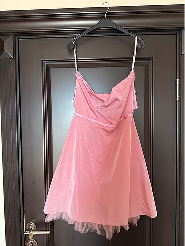 Pembe kısa abiye elbise