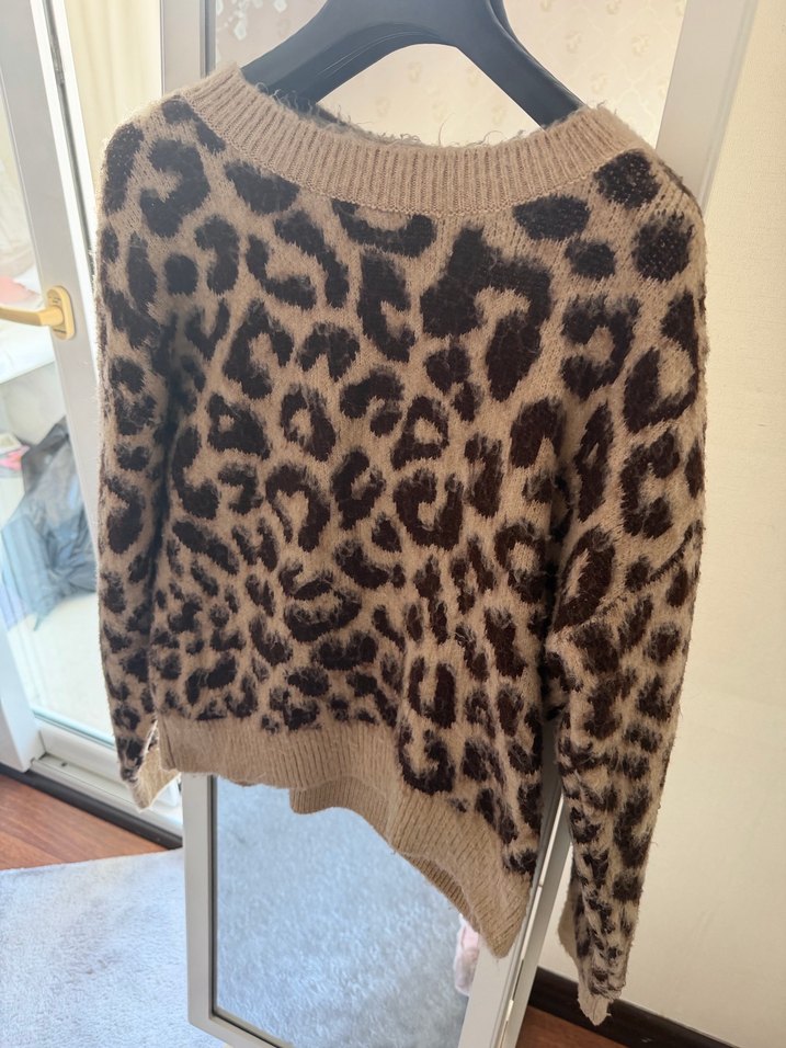 Leopar Desenli Kadın Triko Kazak - Görsel 3