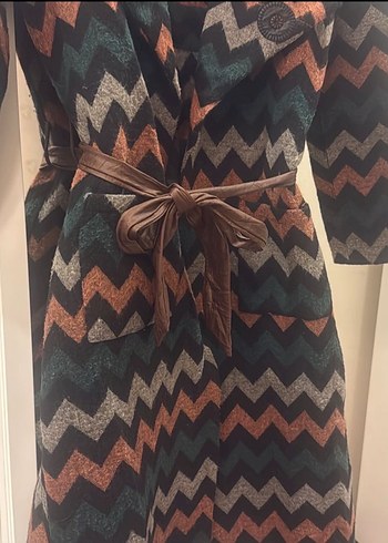 Desenli Kemerli Bohem Kadın Uzun Kaban - Görsel 3