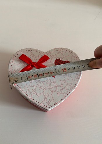 Kırmızı Fiyonklu Kalp Şeklinde Hediye Kutusu - Görsel 2
