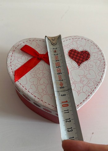 Kırmızı Fiyonklu Kalp Şeklinde Hediye Kutusu - Görsel 4