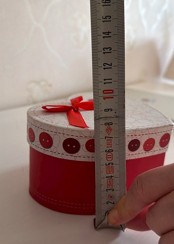 Kırmızı Fiyonklu Kalp Şeklinde Hediye Kutusu - Görsel 3