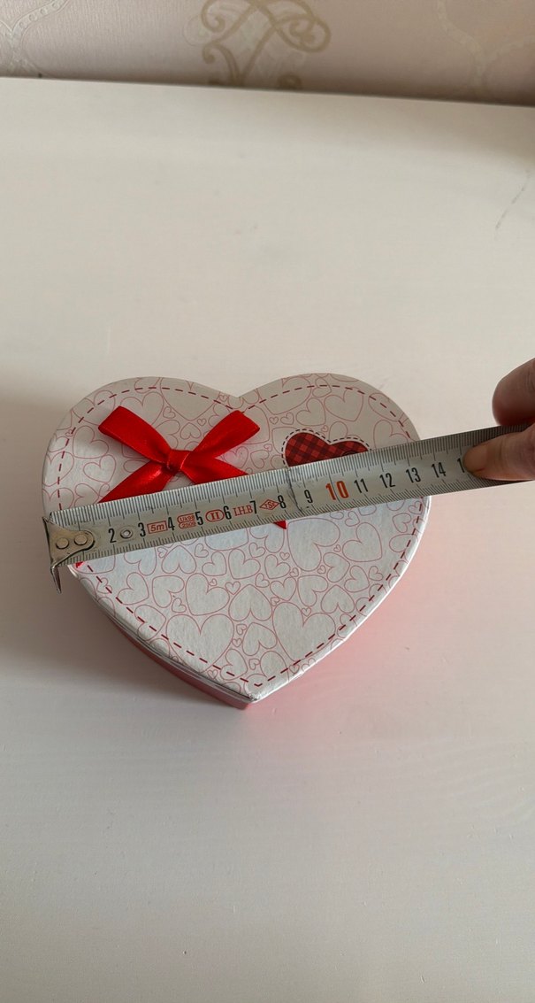 Kırmızı Fiyonklu Kalp Şeklinde Hediye Kutusu - Görsel 2