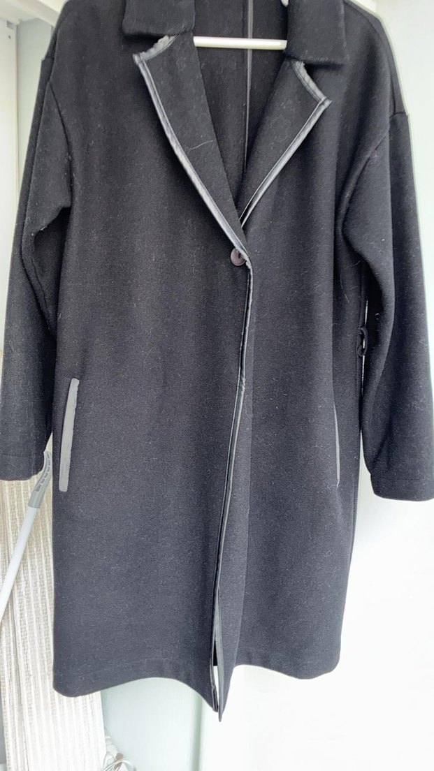 Siyah Uzun Kaban - Görsel 2