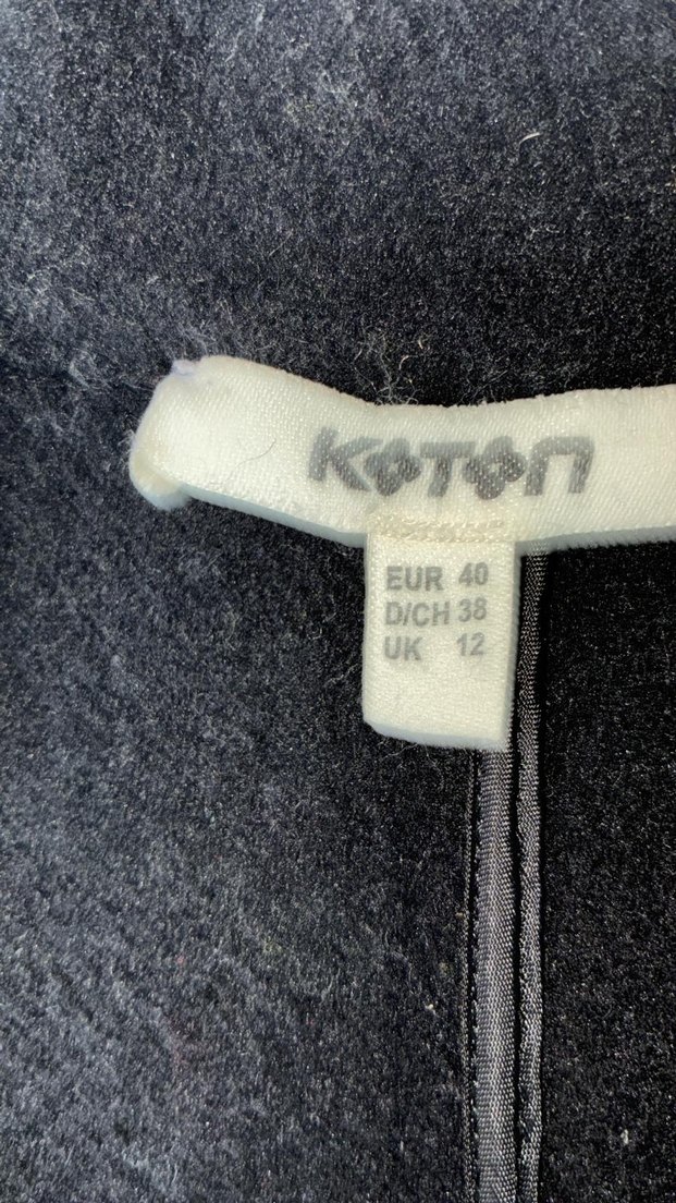 Siyah Uzun Kaban - Görsel 3