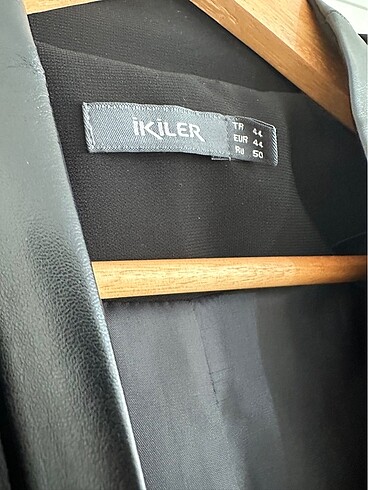 Ikiler İkiler marka siyah blazer ceket.