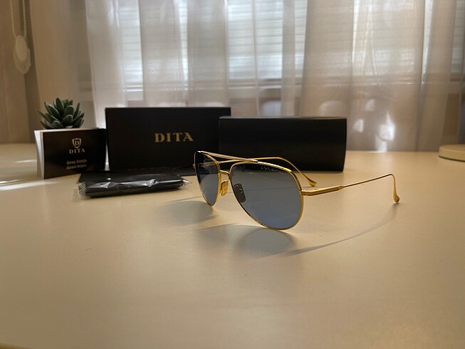 Dita Flight 004