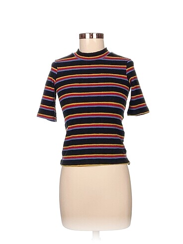 Zara T-shirt %70 İndirimli.