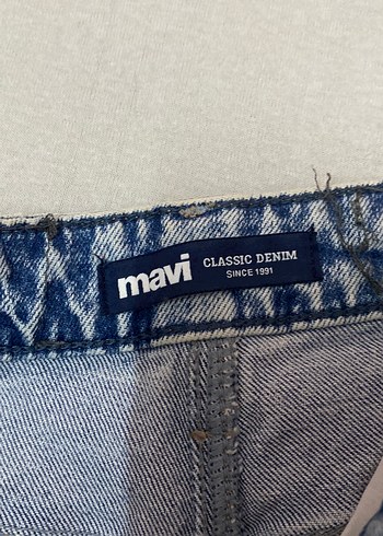 Mavi Kadın Zincir Detaylı Batik Desenli Jean
