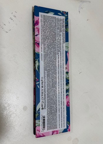 Essence Too Glam To Give A Damn Makyaj Paleti - Görsel 2