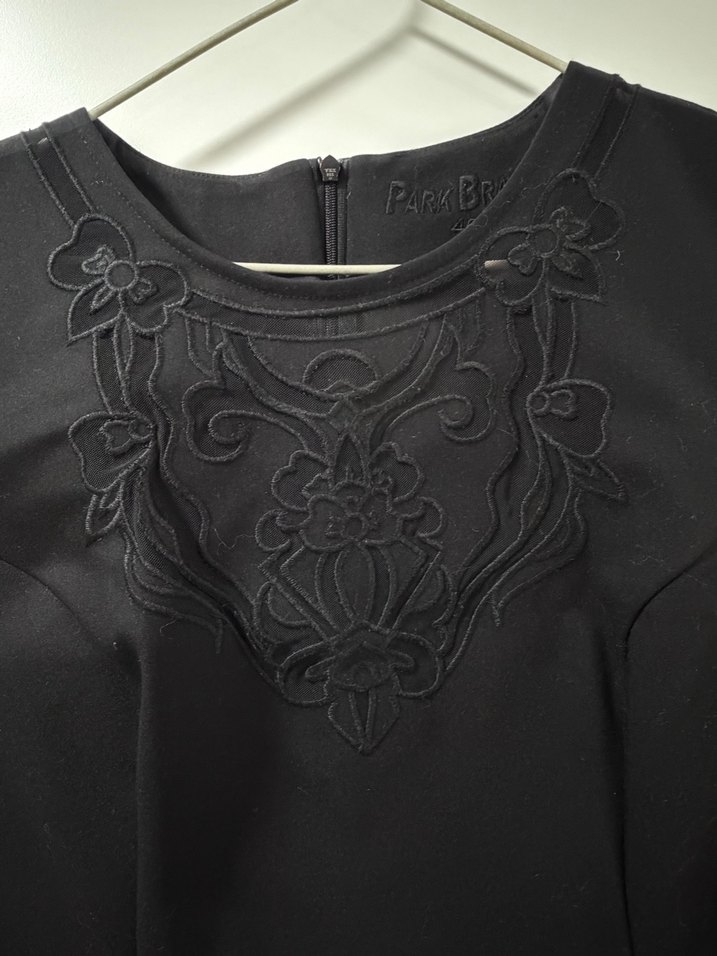 Siyah V Yaka Kısa Kollu Ofis Elbisesi - Görsel 3