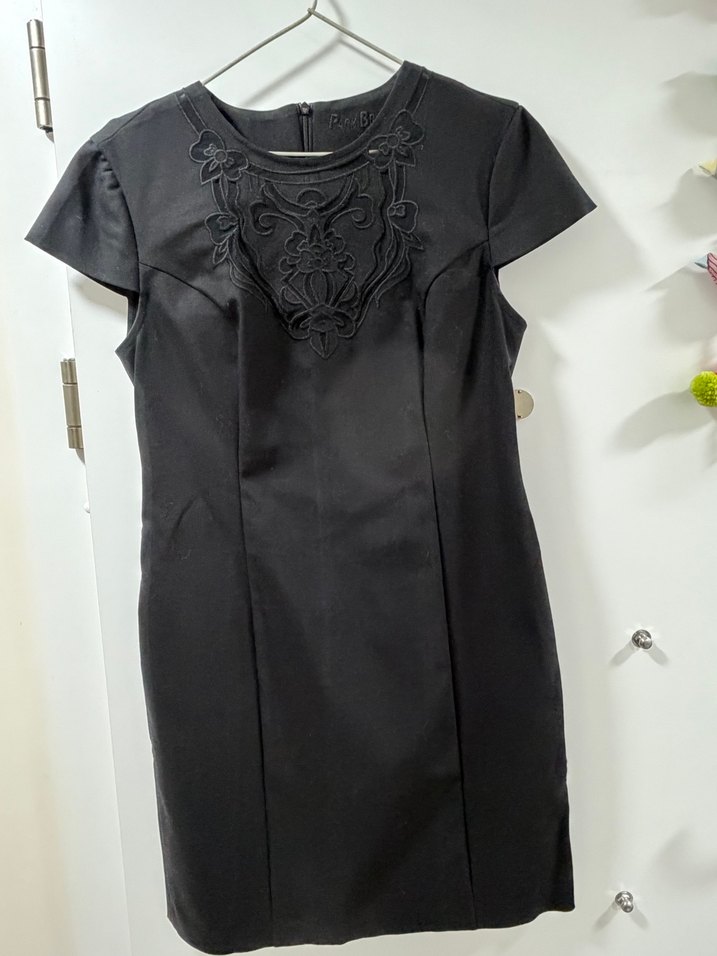 Siyah V Yaka Kısa Kollu Ofis Elbisesi - Görsel 4