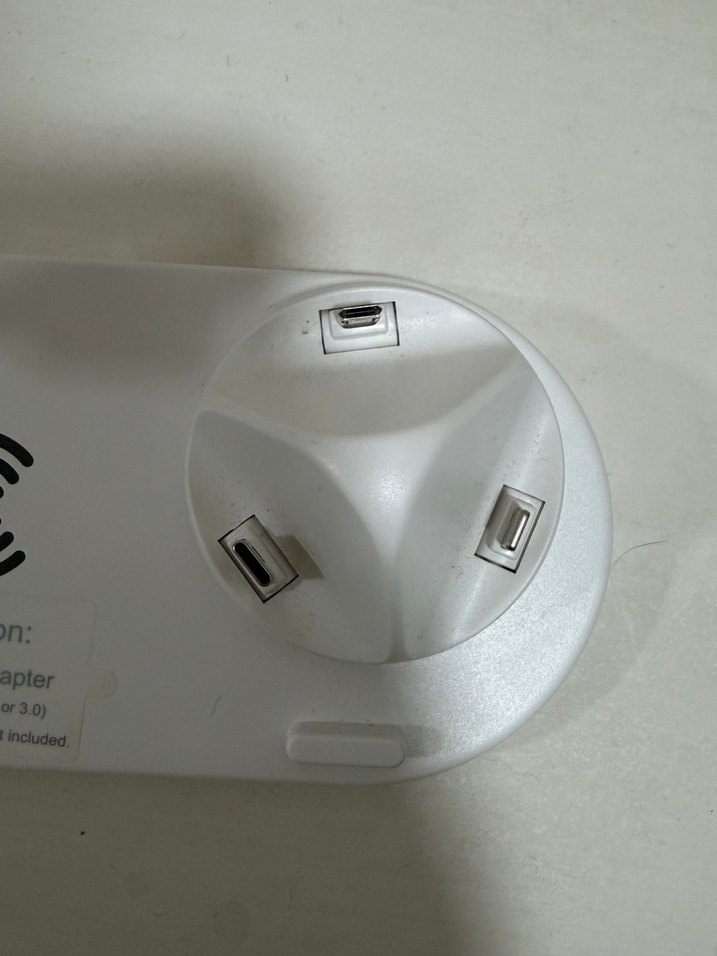 Beyaz Çoklu Telefon Şarj İstasyonu - Görsel 3