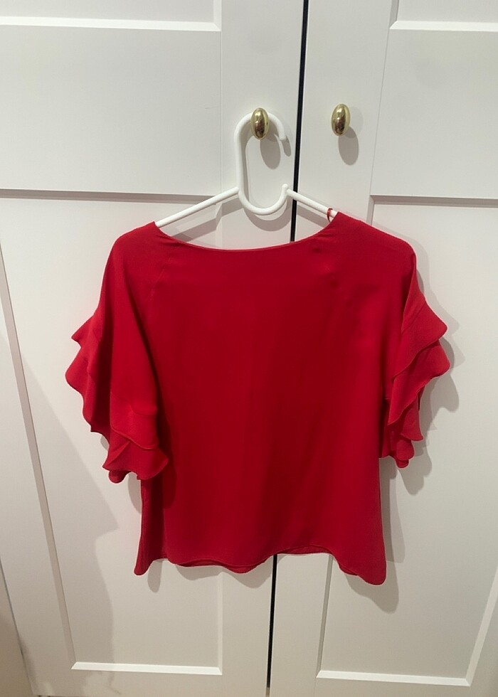 ADL KIRMIZI KOLLARI FIRFIRLI BLUZ - Görsel 3