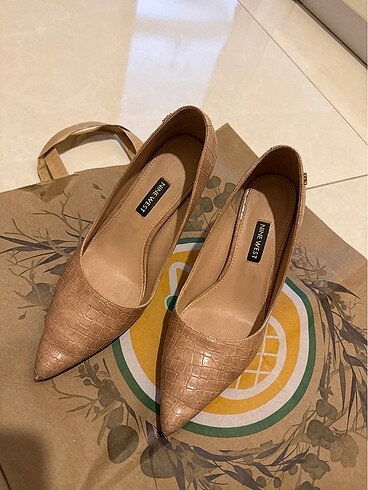 37 Beden ten rengi Renk Nine West pudra stiletto