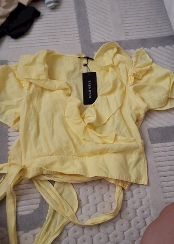 bluz butter yellow
