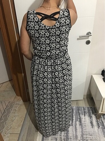 Çiçekli elbise