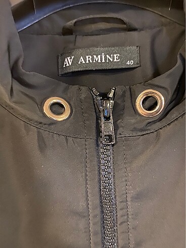 40 Beden siyah Renk Armine Siyah Trençkot