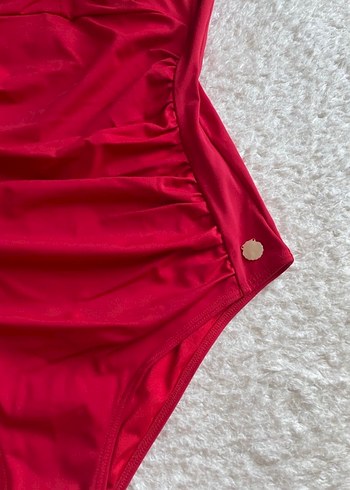 Parlak Kırmızı İnce Askılı Mayo - Görsel 2