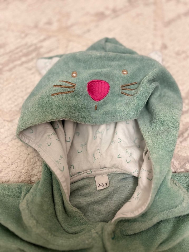 Kapüşonlu Düğmeli Kız Panço HAVUZ SONRASI giydirdim - Görsel 2