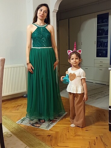 2 elbise de satılık
