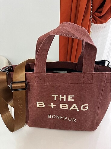 Marc by Marc Jacobs Bonheur