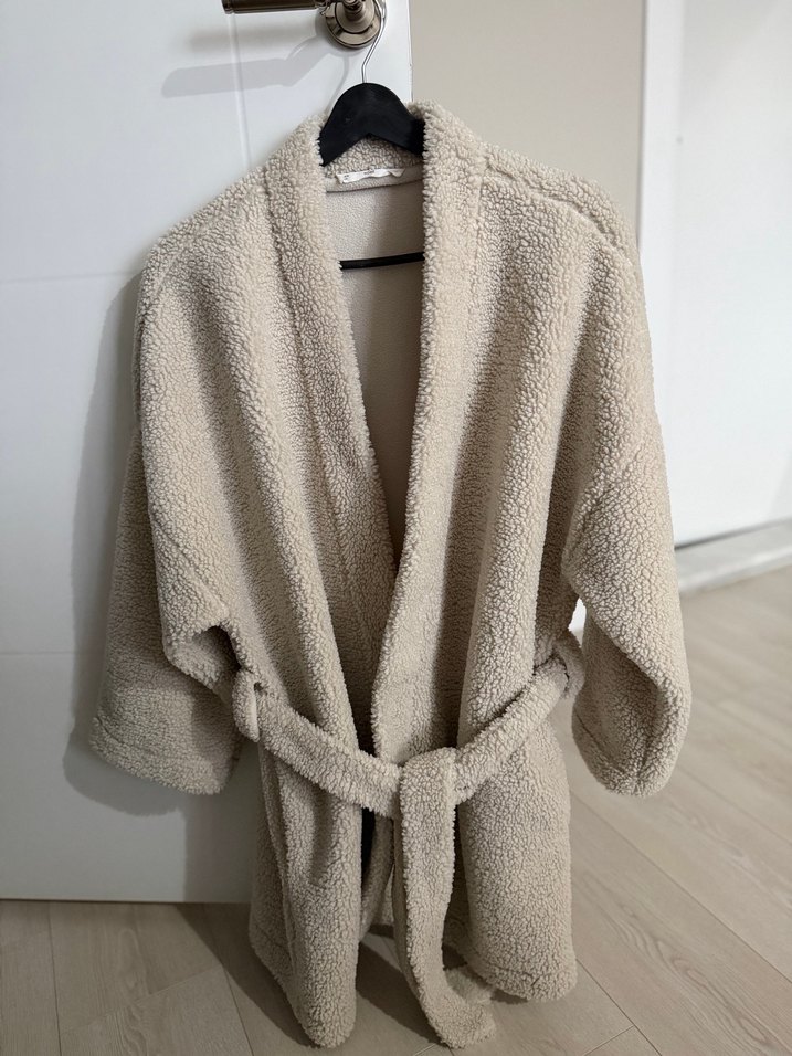 Ekru Kadın Midi Boy sabahlık
(Ürün sadece bir kez giyildi ) - Görsel 4