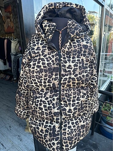 L-Xlarge beden leopar şişme mont