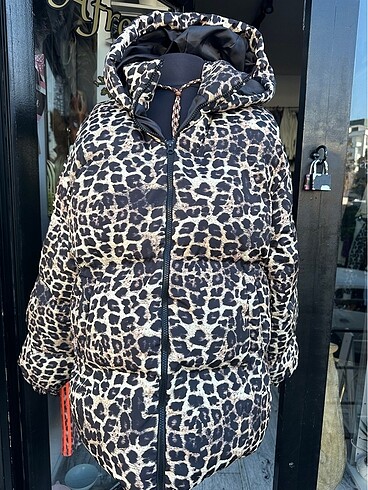 l Beden L-Xlarge beden leopar şişme mont