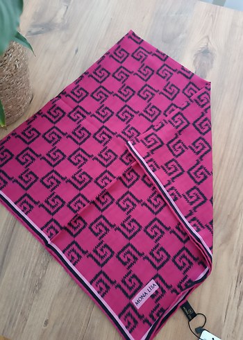 Diğer Harika dokusu ve kolay kullanımlı eşarp modeli