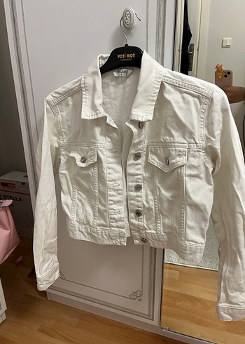 Beyaz Düğmeli Kadın Denim Ceket