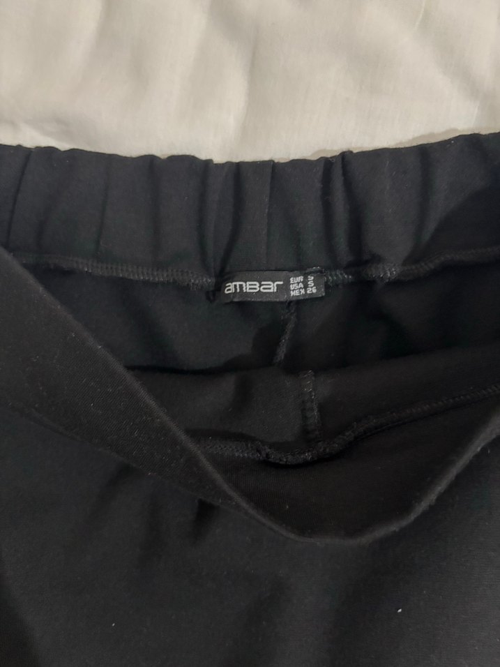 Ambar Düğmeli Siyah Mini Etek - Görsel 3