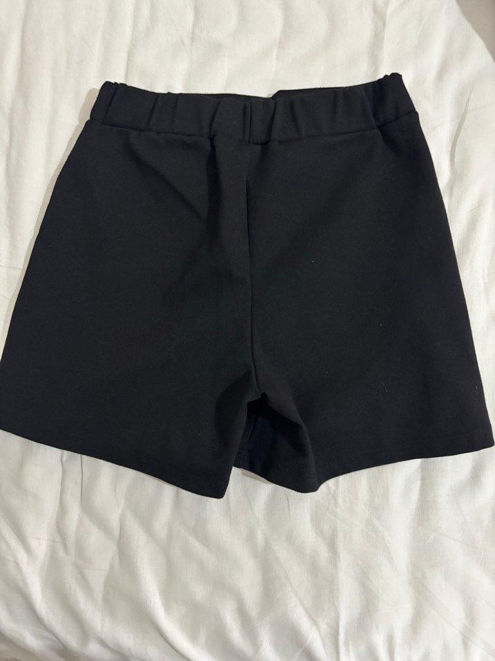 Ambar Düğmeli Siyah Mini Etek - Görsel 2