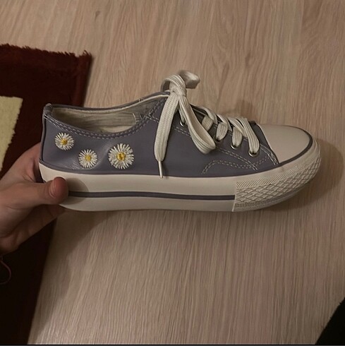 37 Beden mor Renk Flo converse papatya desenli ayakkabı
