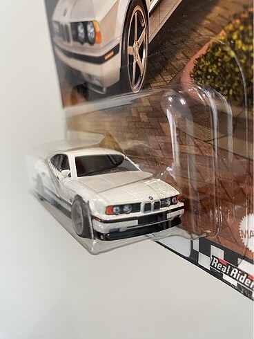  Hot Wheels Premium 91 BMW M5 Boulevard