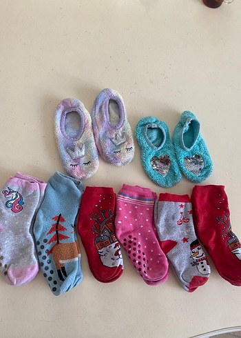 Penti Renkli Kız Çocuk Çorapları ve Ev Terlikleri