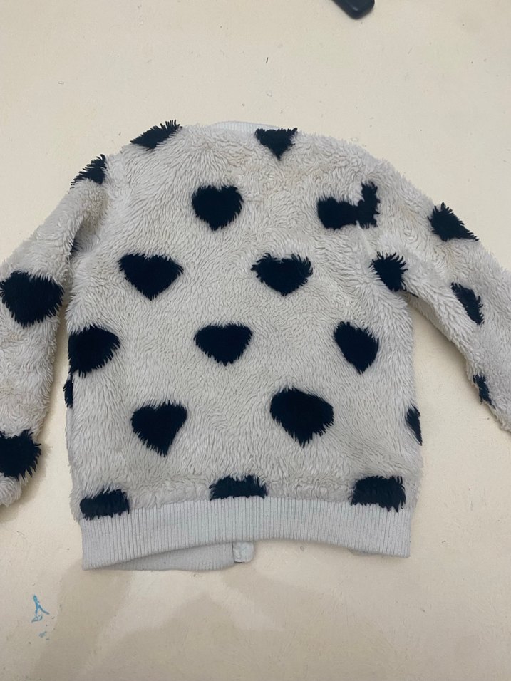 Kız Çocuk Beyaz Kalp Desenli Peluş Ceket - Görsel 4