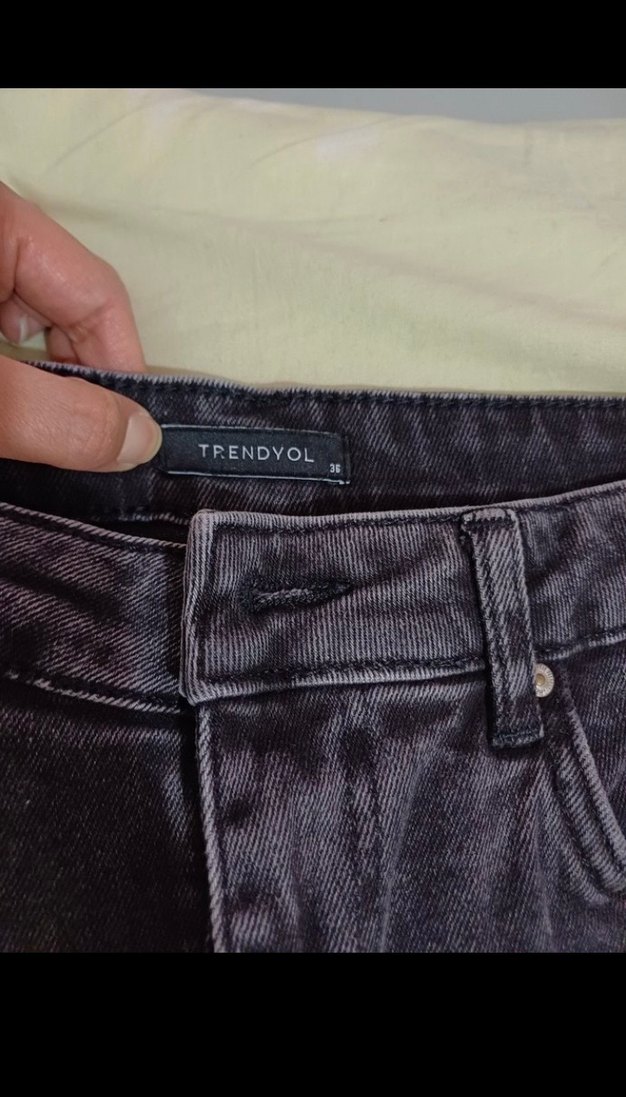 Kadın Siyah Batik Desenli Kemerli Denim Pantolon - Görsel 3