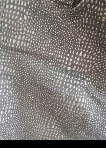 Siyah Yılan Desenli Deri  görünümlü Kadın Pantolon - Görsel 3