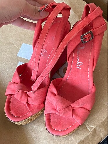 Dolgu topuk sandalet - Görsel 2