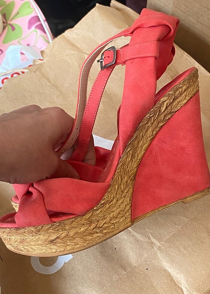 Dolgu topuk sandalet - Görsel 3