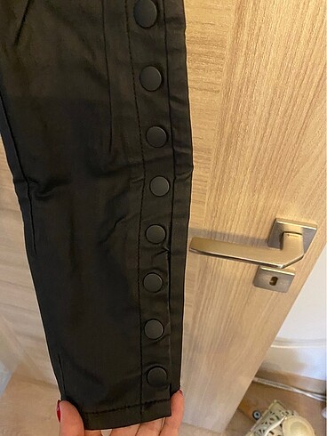 36 Beden siyah Renk Stradivarus likralı pantolon